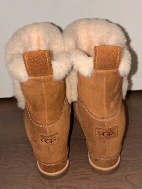 UGG Chestnut Suede Hidden Wedge Shearling Boots Women's Size 7, Style #1120802